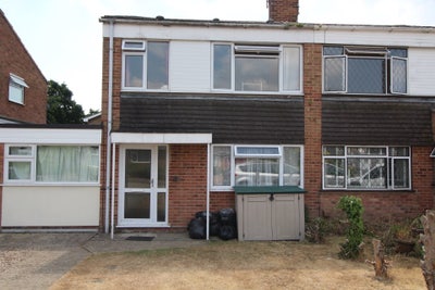 1 bed room house share to rent at Petworth Close. Main Photo