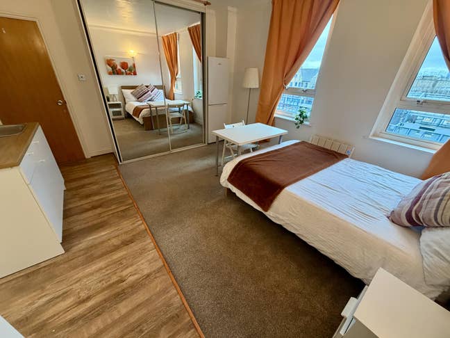 Studio style room to rent Main Photo