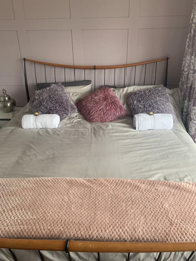 Beautiful Double Room with new private bathroom  Main Photo