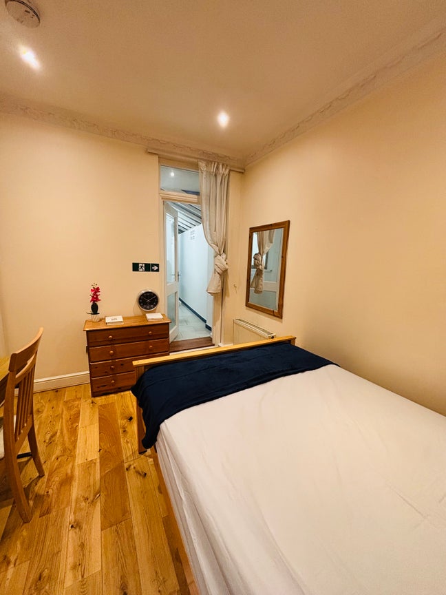 En-Suite Room by the O2 Arena 🎶 Main Photo