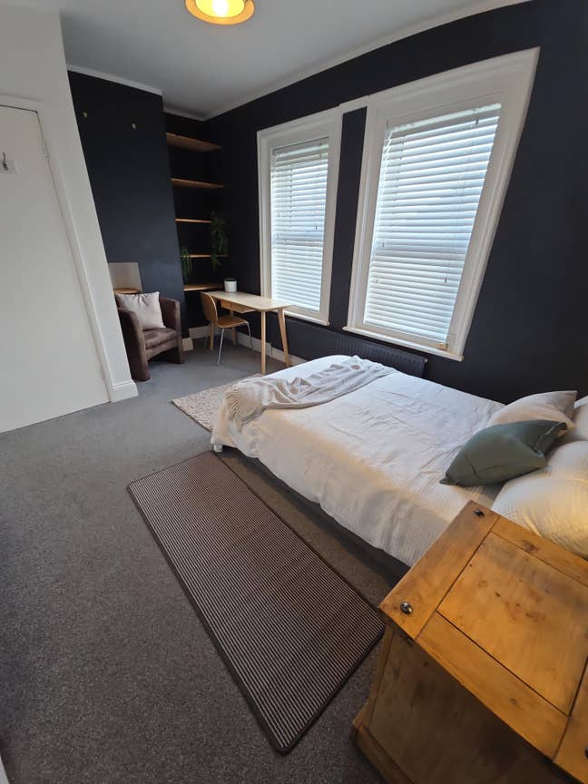 3 Very large doubles in shared property Main Photo