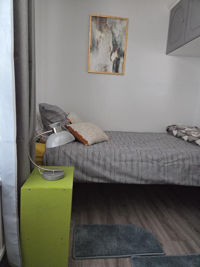 Furnished Single room Main Photo