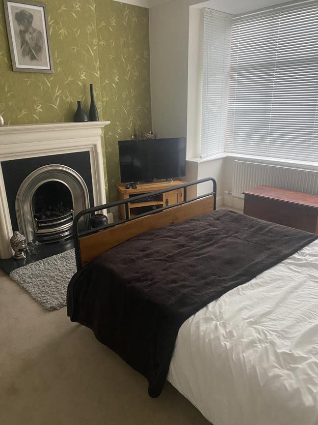 Double furnished room in lovely house Main Photo