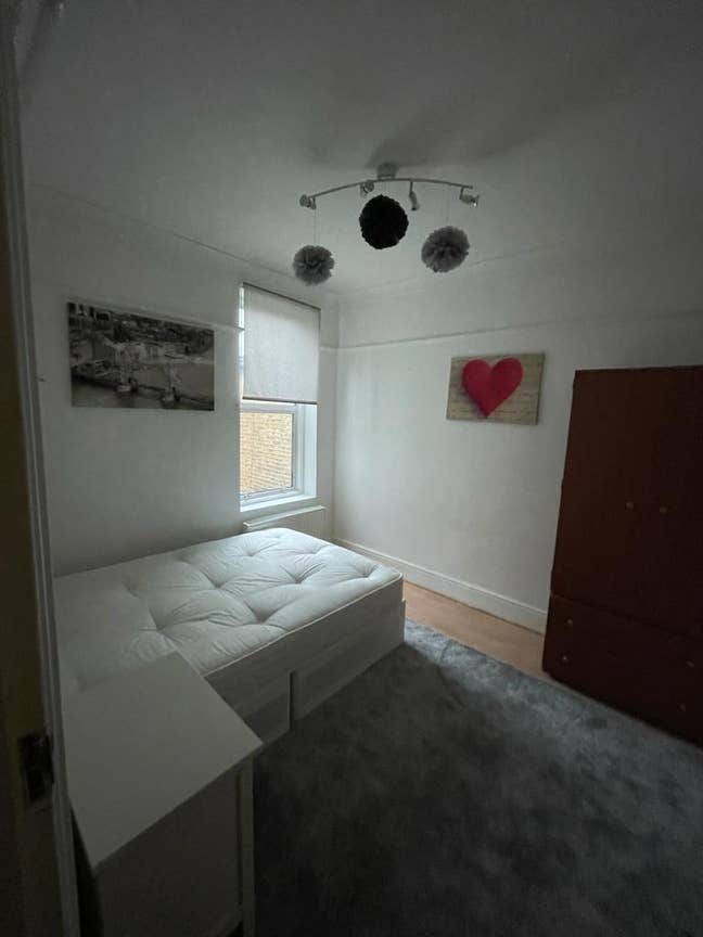 Room available in Leyton  Main Photo