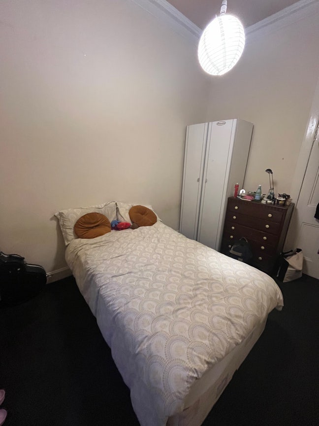 Room to rent in Polwarth Main Photo