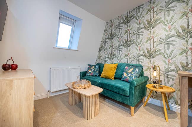 🔥Latest Property🤯 Fully Furnished Couples Options  Main Photo