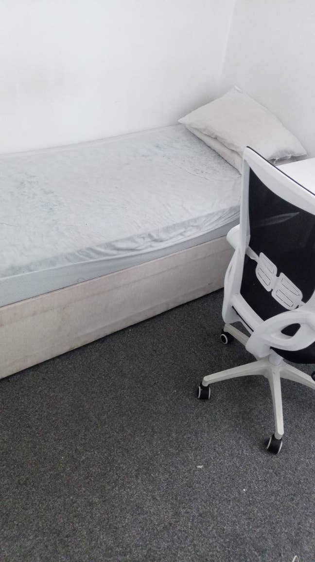 Single Bedroom Available | RM3 | Bills Included |  Main Photo