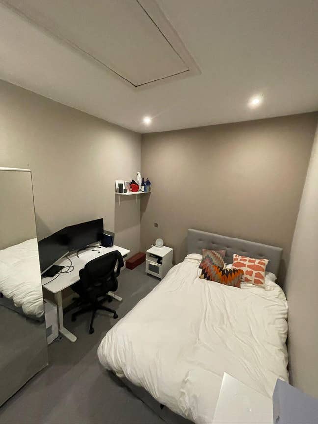 Double room in 2-bed flat in Clapham South Main Photo