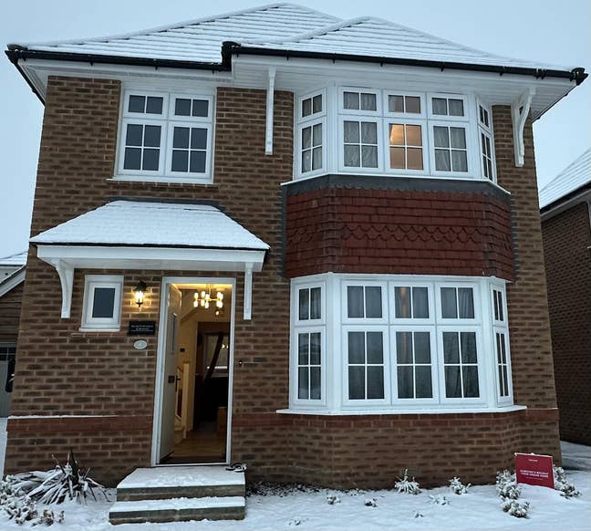 Looking for a tenant for ensuite Main Photo