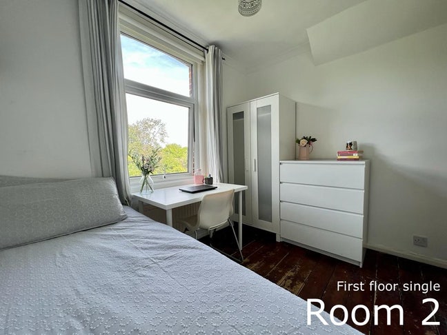 Lovely single room in friendly house share Main Photo