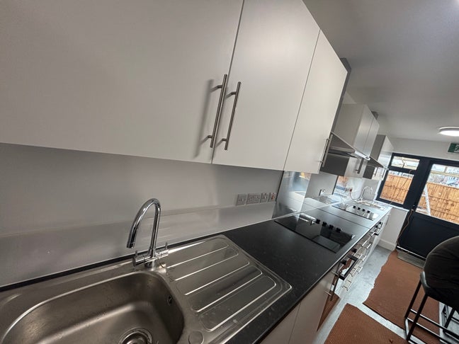 6 bed onsuite HMO  Main Photo