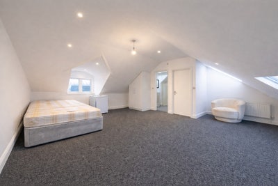 Rooms&ensuite rooms to rent at TW4, DSS Welcome! Main Photo