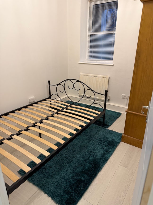 Double Room to Rent – Earlsfield (Females  preferred)  Main Photo