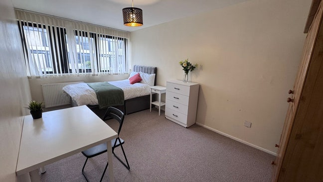 3 Double Rooms | Camden | Terrace Room 🌿 Main Photo