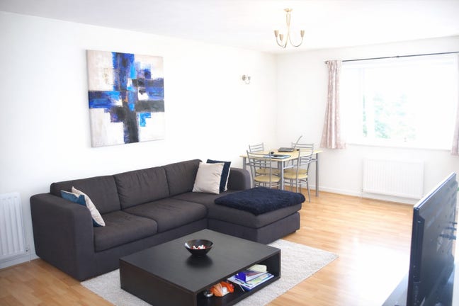 Two Bedroom Flat Wheatley Close NW4 Main Photo
