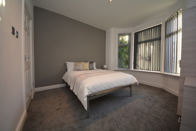 Viewings Now Available-Furnished Ensuite Room Main Photo