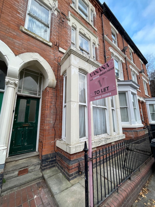 Brand New Studio Flat !   Main Photo