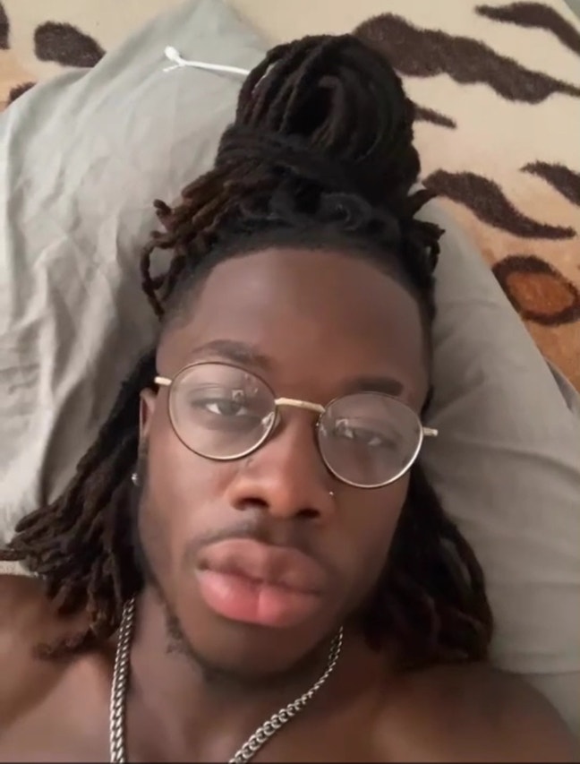 Hi! I’m looking for a room to move into as ... Main Photo