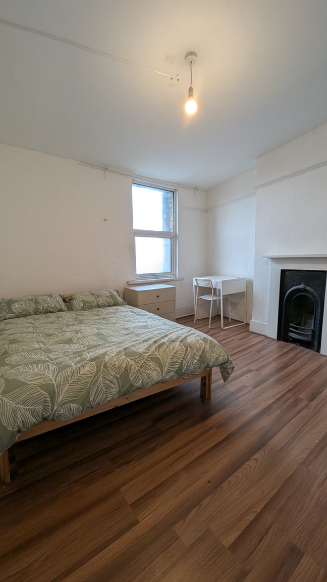 🏠Top Floor Double in Friendly Houseshare - N8 Main Photo