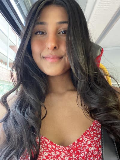 Female, 25, Data Analyst Main Photo