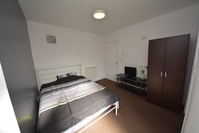 Dicconson Street-Furnished Room-Near Hospital Main Photo