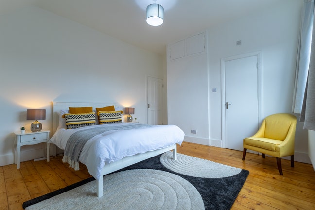 Spacious 2 Bed 2 Bath with an Ensuite  Main Photo