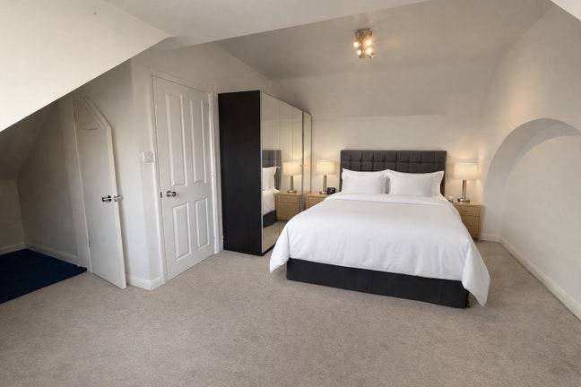 Large double room with private office room  Main Photo