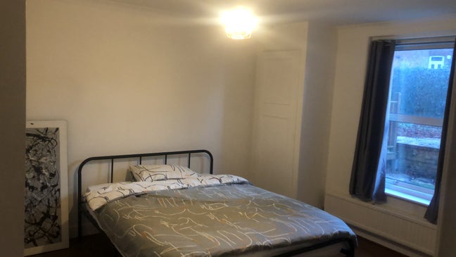 Double room en-suite/studio, council tax band B Main Photo