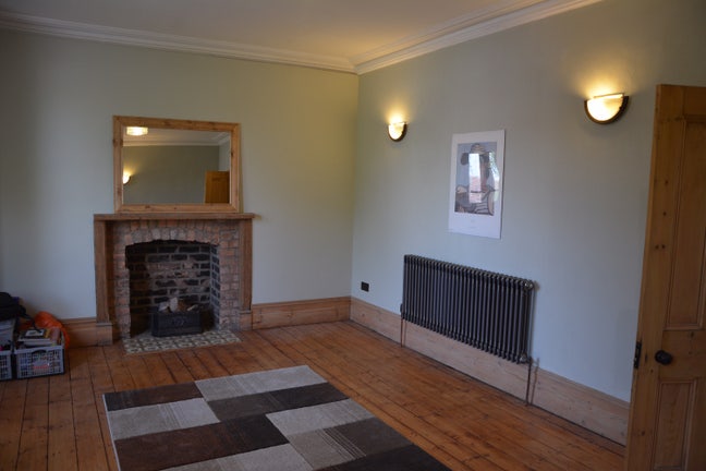 2  huge bay beds-eco-restored Victorian House Main Photo