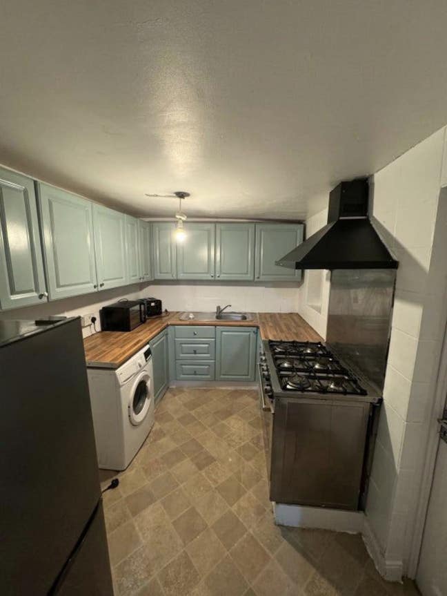 ✨2 Double Newly Refurbished Rooms in E1 Main Photo