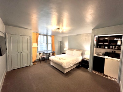 Complete double studio in beautiful Bayswater Main Photo