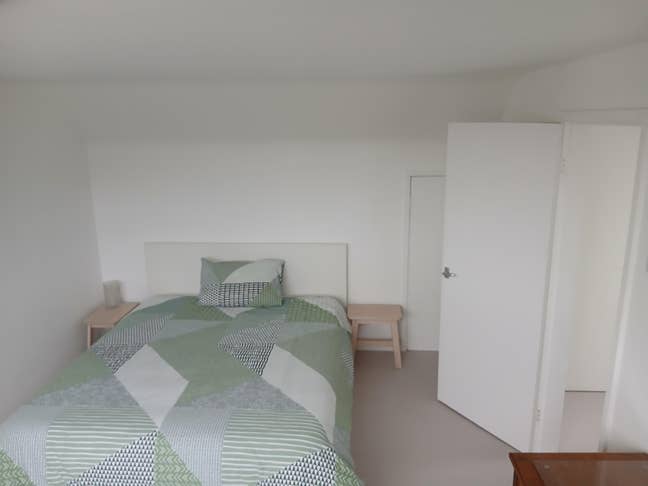 Self-contained studio Main Photo