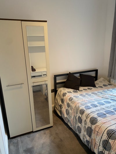Funky Fun Fabulous and Furnished in Leyton Main Photo