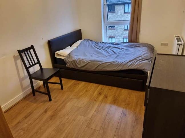Spacious & Cosy double room for rent RM8 2FY Main Photo
