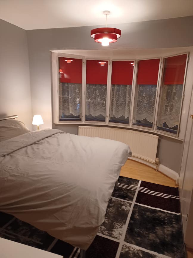 ROOM TO LET Main Photo