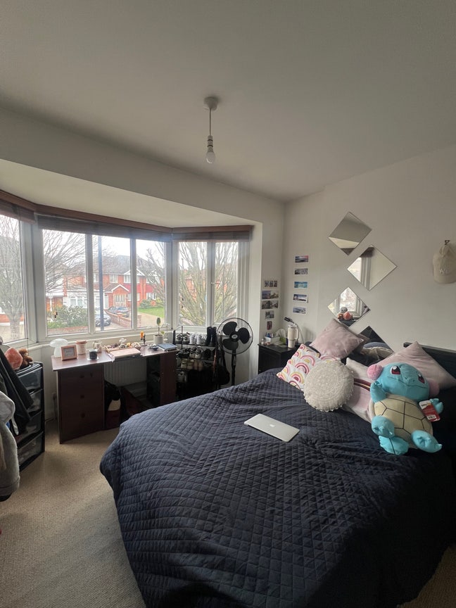 Take over my room in Acton W3! Main Photo