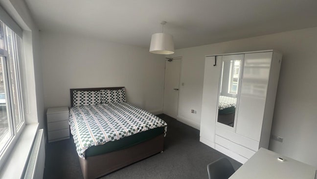 Premium Rooms. All bills included  Main Photo