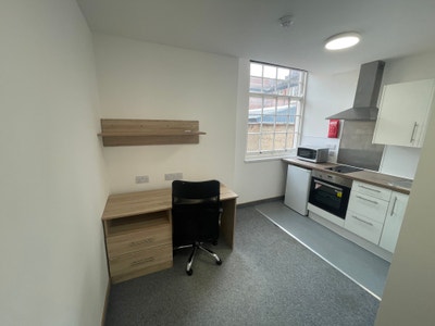 Studio all bills Inc-3 mins to UoL Main Photo