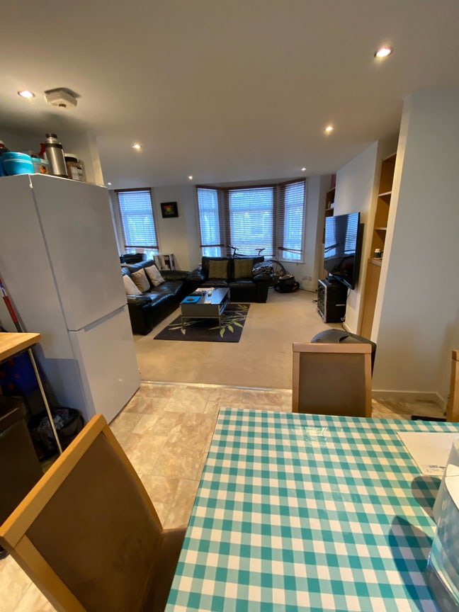 New Refurbished Flat Main Photo