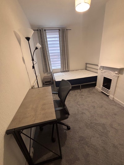 Large double &pound;420 inc all bills & wifi Main Photo