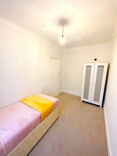 💰 Affordable Single Room – Holdenhurst Main Photo