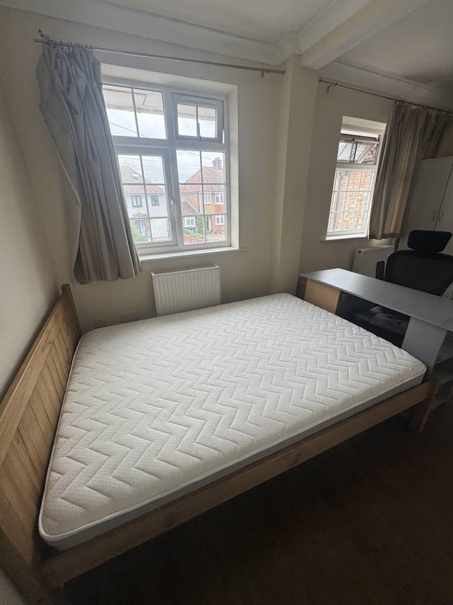 ⚡️Double rooms in New Malden Available 🏡 Main Photo