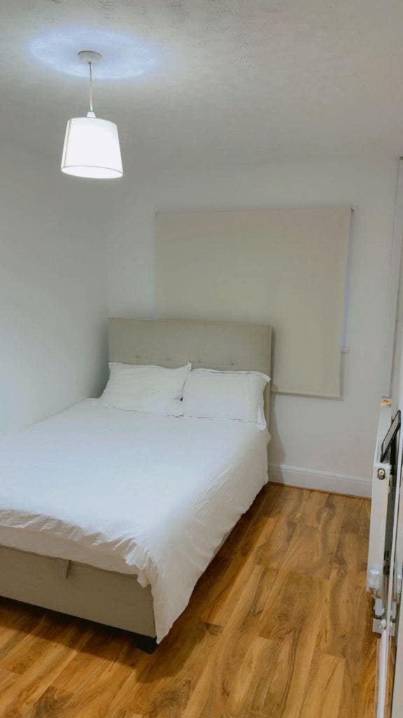 ✨ Double Room Available in 2-Bed Flat (BS9) Main Photo