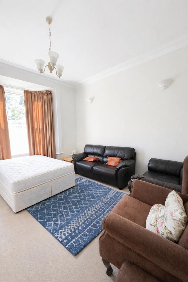 Ensuite &Dbl Rm in Woodgreen* &pound;400Dps Main Photo