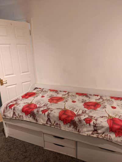 Single Room Main Photo