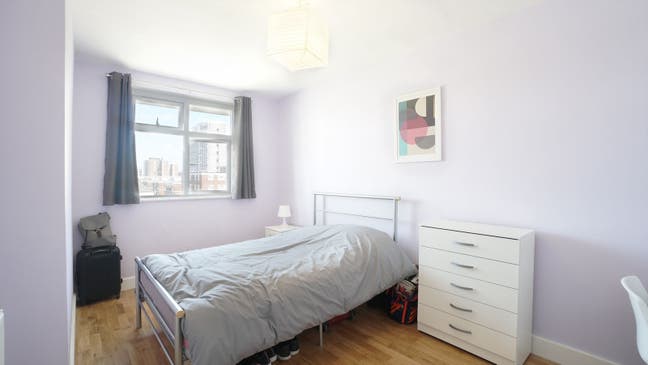 Bright Double Room in Stylish E2 Flat Main Photo