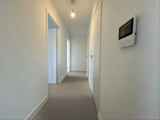 2 Bed Flat, Mountain Ash House, BS13 Main Photo