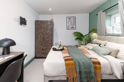 Stylish Ensuites | Fully Furnished | All Bills Inc Main Photo