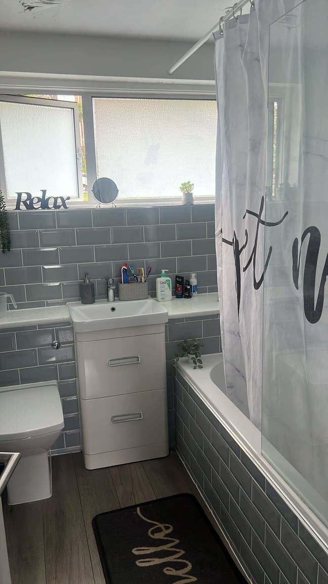 Single room near Luton airport Main Photo