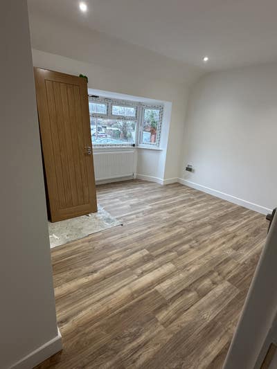 Stylish, fully furnished room In clean house  Main Photo